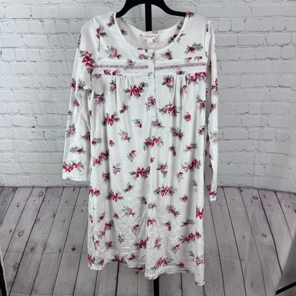 Laura Ashley Super Soft Floral Red and White Lace Nightgown Size Small